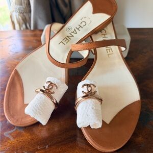 CHANEL Tan and White Leather Slide Sandals with Gold CC Hardware